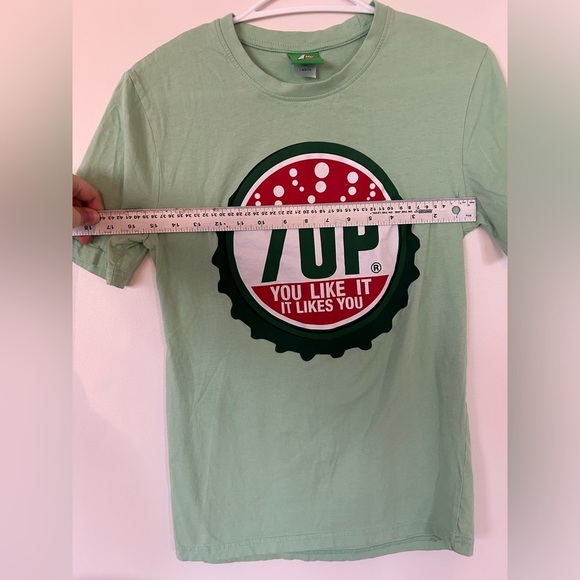 7-Up Tshirt​ - Picture 6 of 7